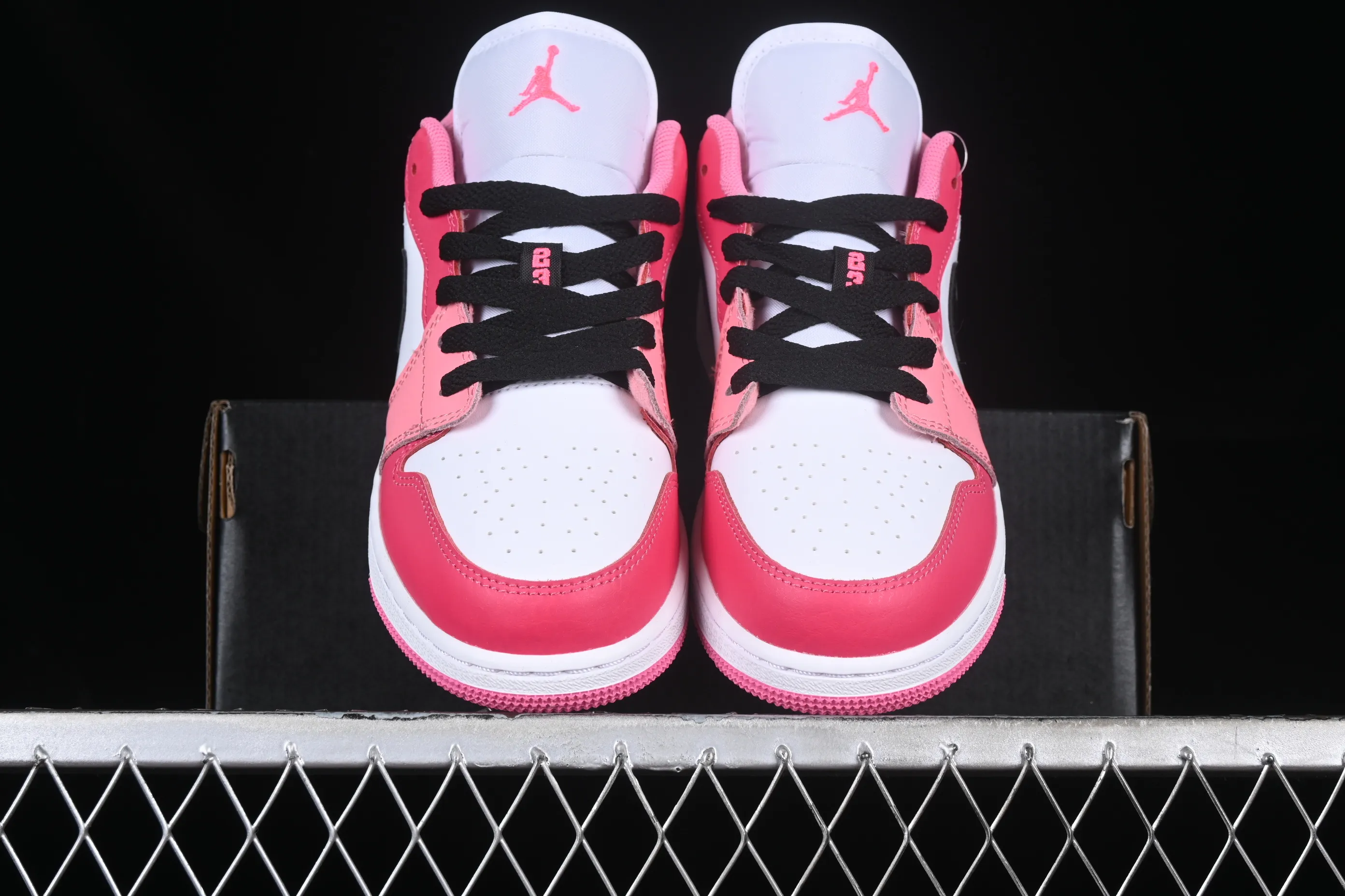 All categories Air Jordan Jordan series basketball shoes Air Jordan 1 Low G version pure original Air Jordan 1 Low AJ1 Joe 1 white pink low-top cultural basketball shoes 553560-162